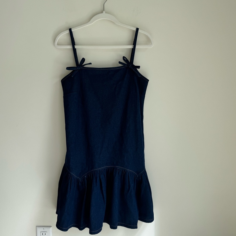 Avec Les Filles Dark Wash Denim Ruffle Mini Dress – Size M - Picture 2 of 8